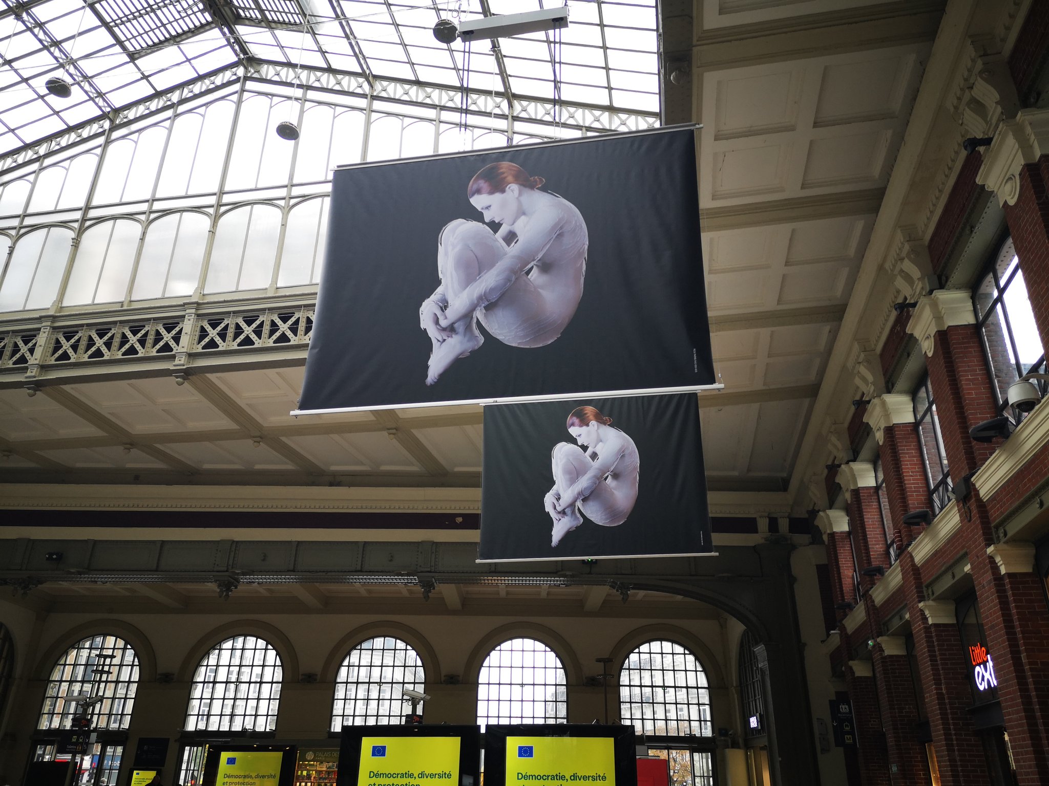 Mylène Farmer Saffiche Dans Le Métro Et Les Gares Actualité Monalice Mylène Farmer 